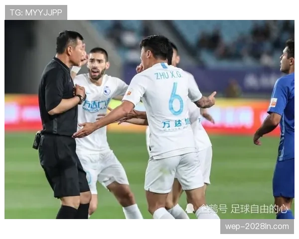 未经许可入场如何判罚？足球规则中此类违规的关键细节揭秘