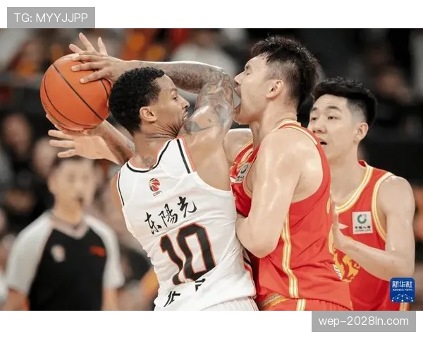 篮球比赛中抢篮板犯规判定的规则详解